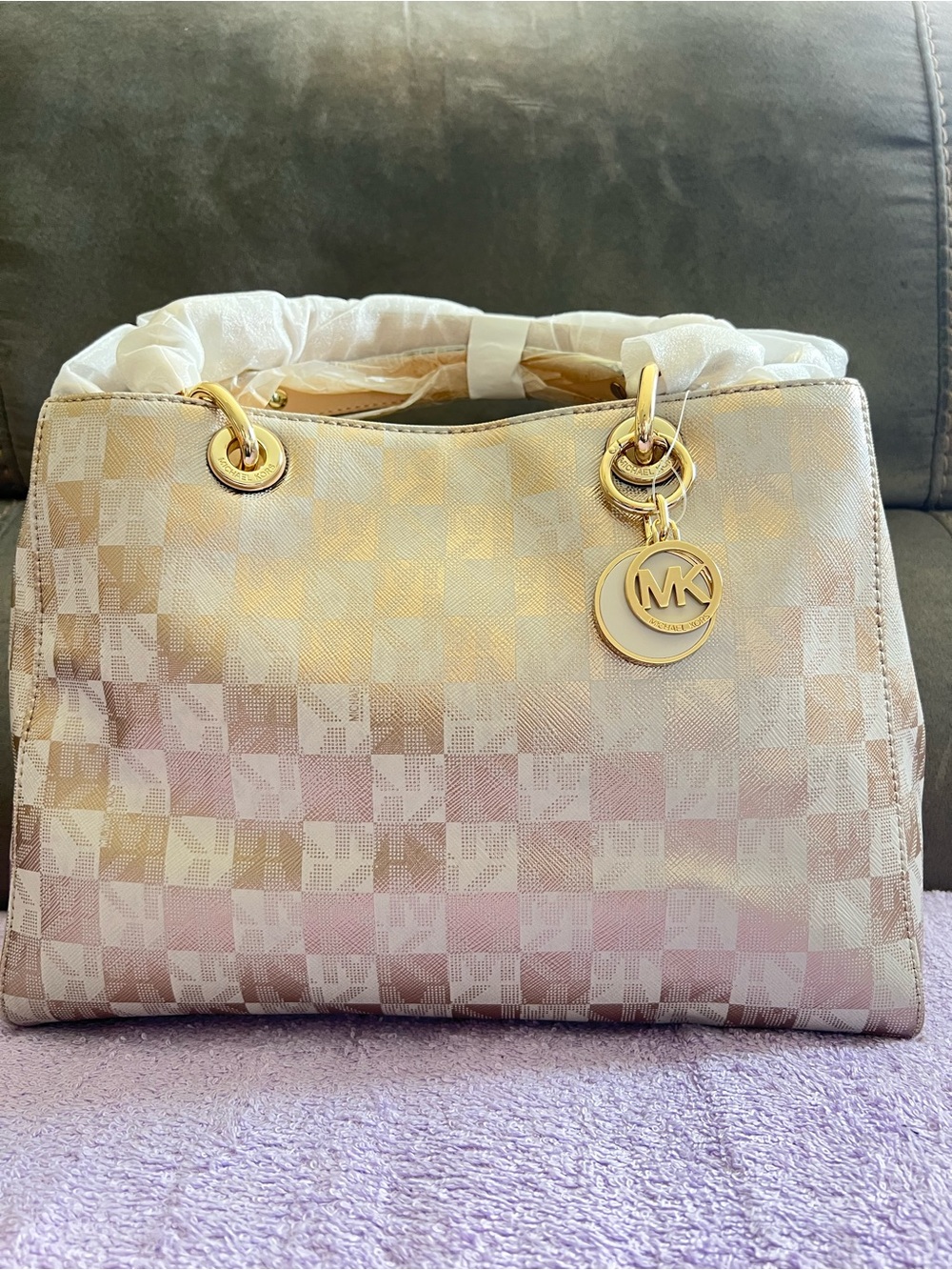 Michael Kors | Cynthia | White & Gold Signature Med Satchel